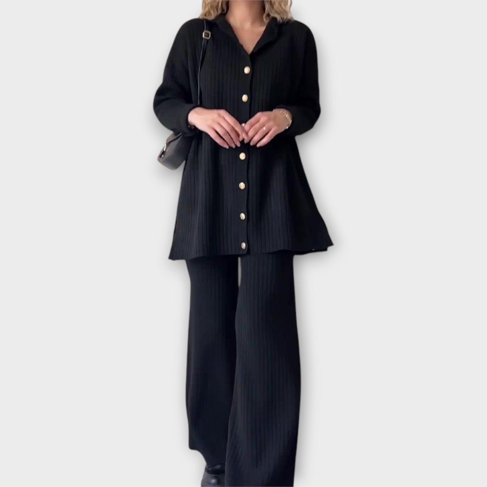 Helena - Sat with ribdetaljer and elegant nit